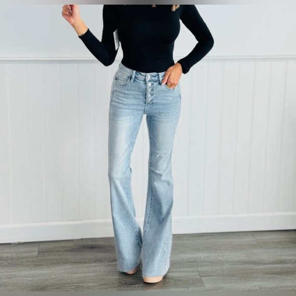 NWT’s Judy Blue Light Rhinestone Jeans - Picture 3 of 5